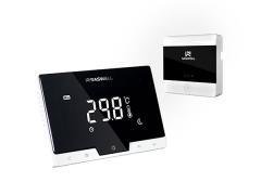 Thermostat avancé pour systèmes de chauffage par chaudière avec fonctionnalités d'économie d'énergie